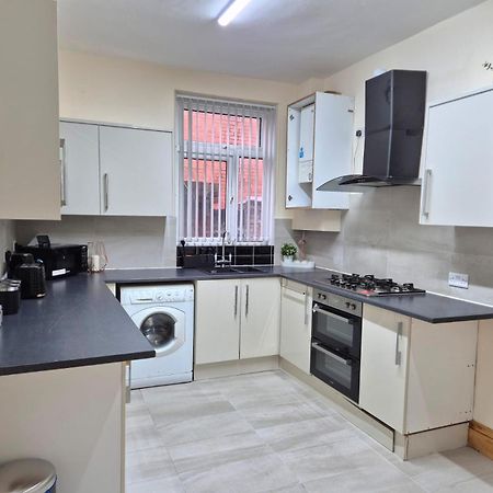 Rooms In Manchester 6 Minutes Drive To Victoria Station Exteriör bild