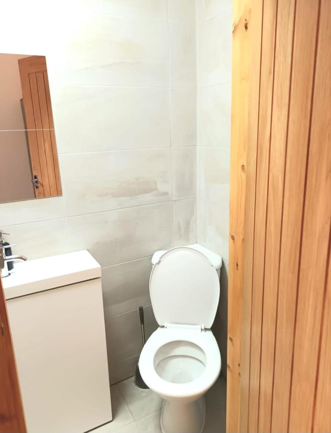 Rooms In Manchester 6 Minutes Drive To Victoria Station Exteriör bild