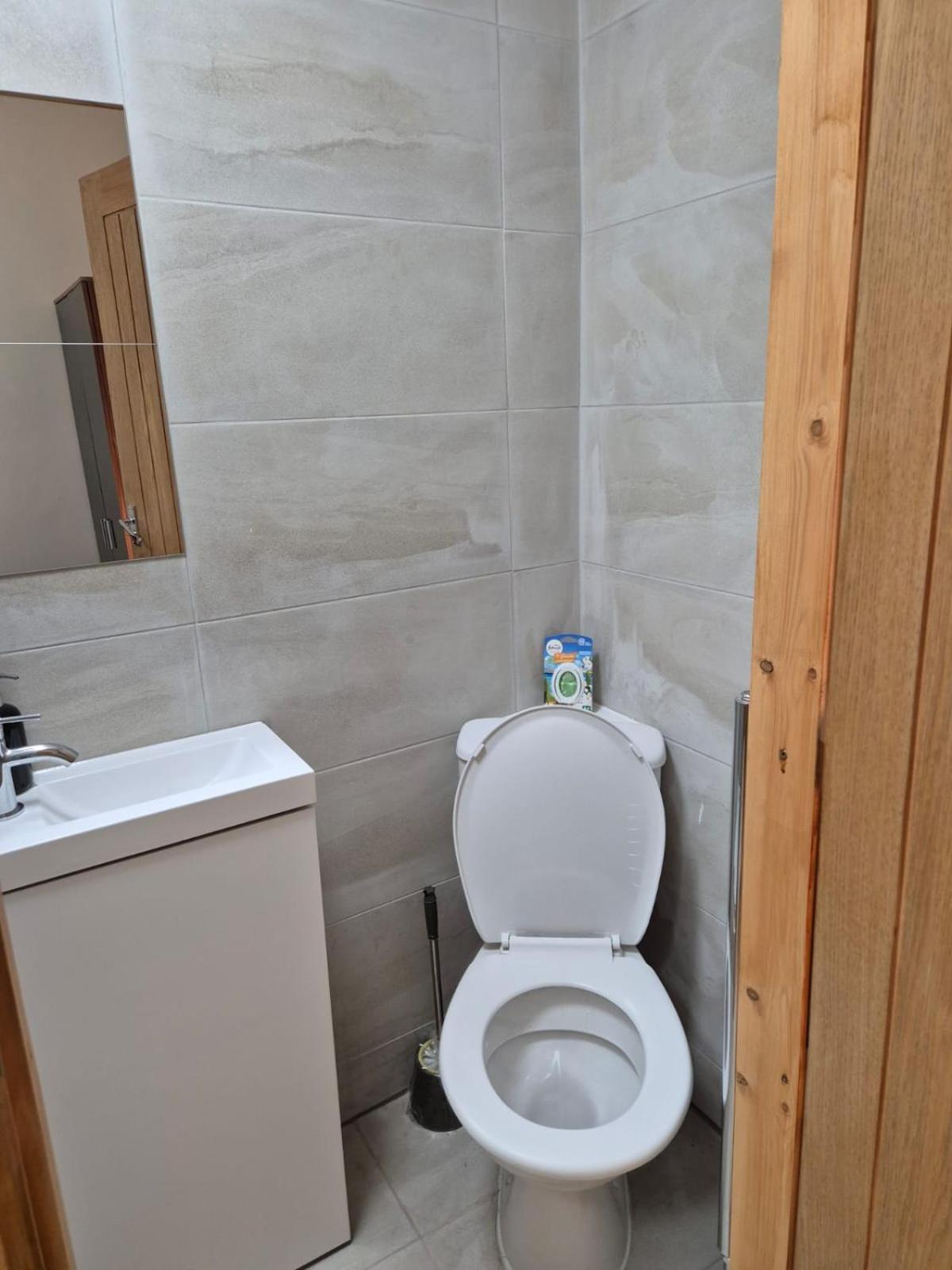Rooms In Manchester 6 Minutes Drive To Victoria Station Exteriör bild