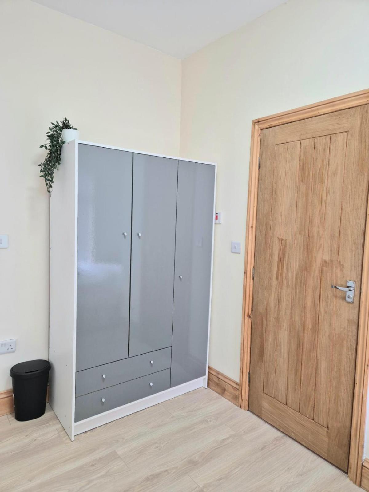 Rooms In Manchester 6 Minutes Drive To Victoria Station Exteriör bild