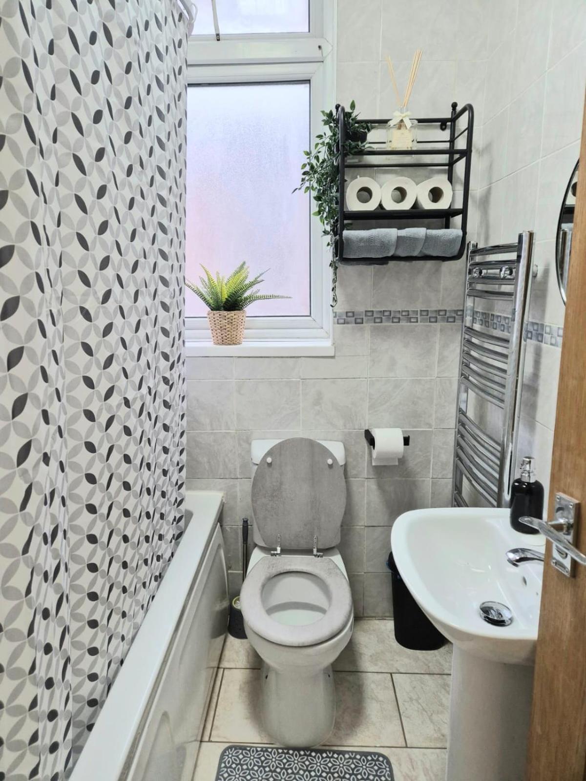 Rooms In Manchester 6 Minutes Drive To Victoria Station Exteriör bild