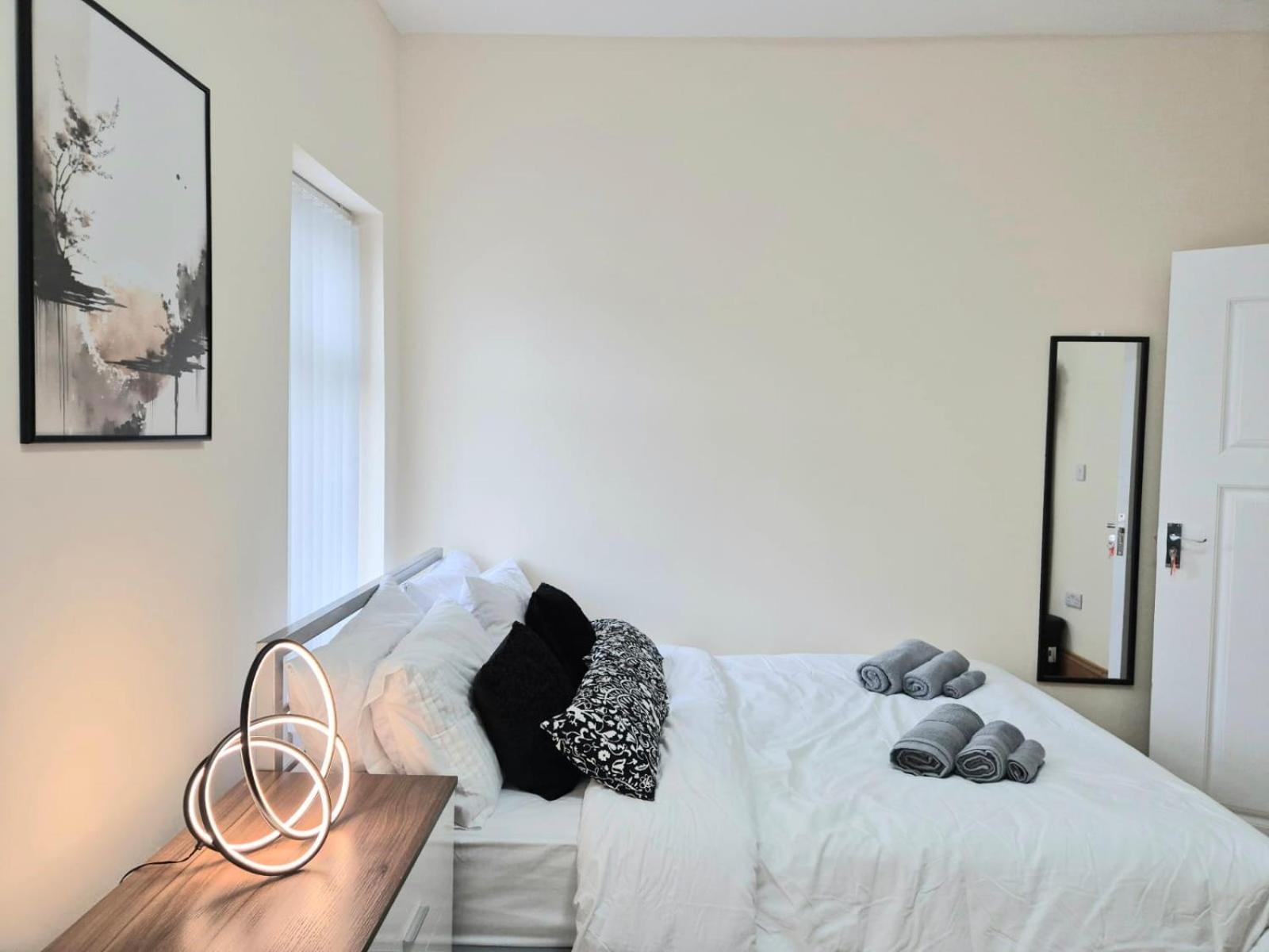 Rooms In Manchester 6 Minutes Drive To Victoria Station Exteriör bild